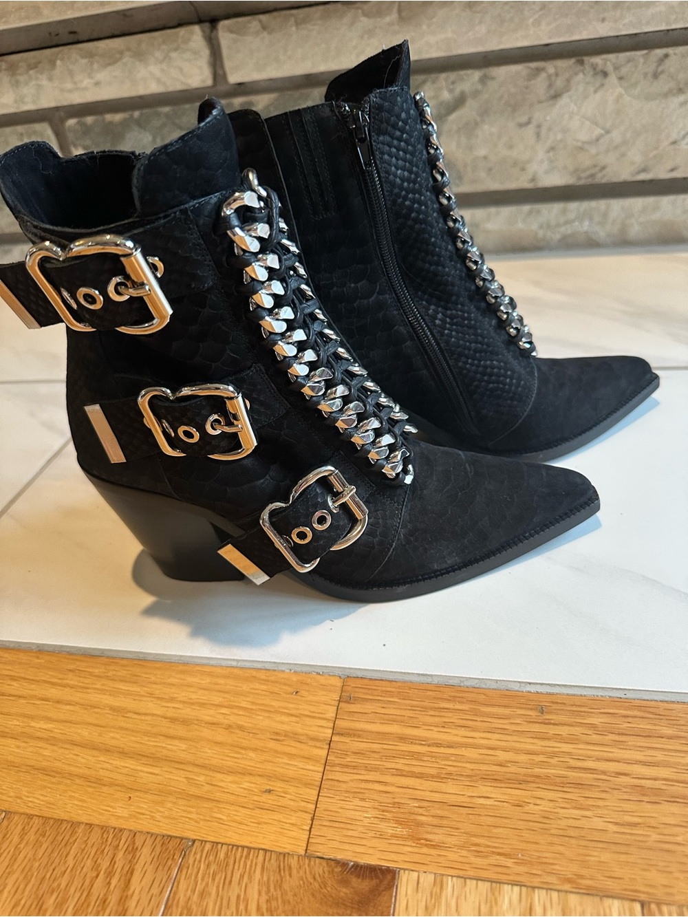 Jeffrey Campbell Black Pointed Toe Buckle Studded Western Booties Size 9